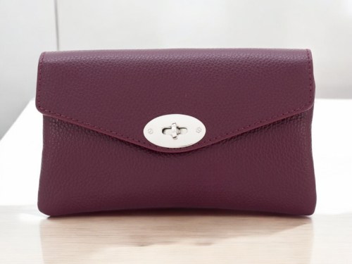 Mini crossbody with chain strap Burgundy